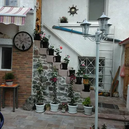 Смокинова Поморие Guest house